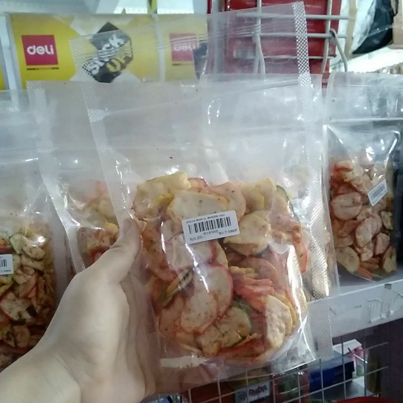 

sebalak kering 100 g snack pedas kerupuk pedas