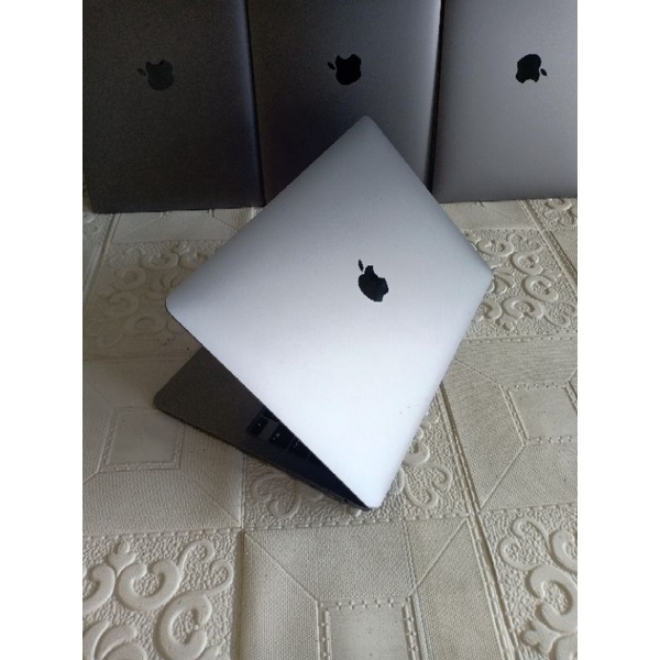 MACBOOK AIR 2020 CORE i5  RAM 8GB SSD 256GB INTEL IRIS PRO ULTRASLIM