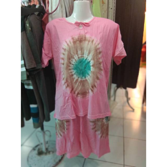 Batik setelan pelangi