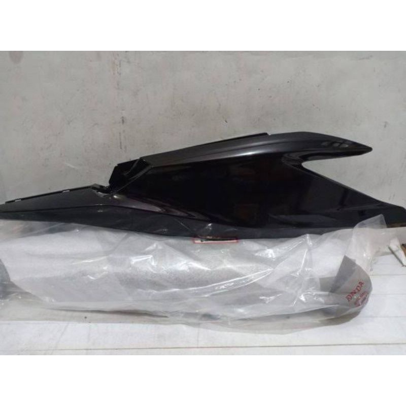 cover body kanan violet vario 125 old / cover R body violet / 83500-KZR-600POV