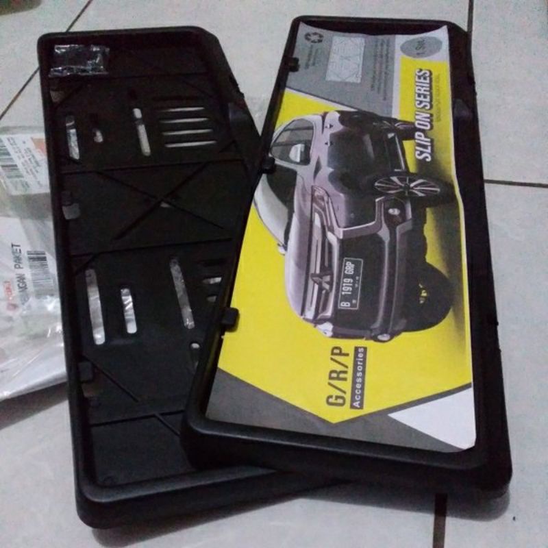 Tatakan plat nomor MOBIL 2pcs + baut