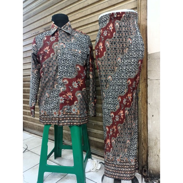 Couple rok prisket dan kemeja panjang//couple batik keluarga//couple kebaya