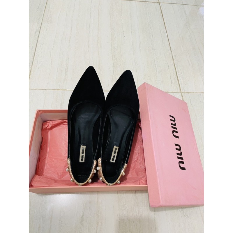 Preloved sepatu wanita miu miu SEPATU KERJA SEPATU SANTAI SEPATU VELVET