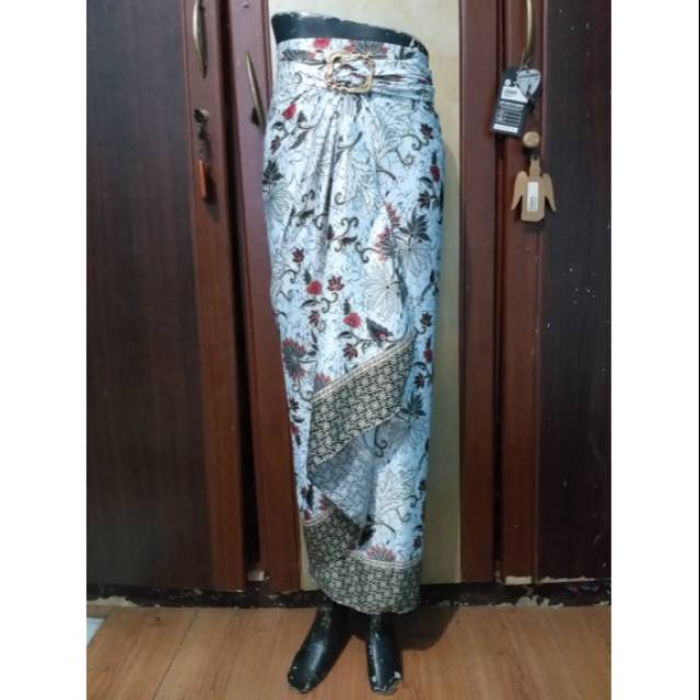 Rok lilit semi sutera putih dan dusty