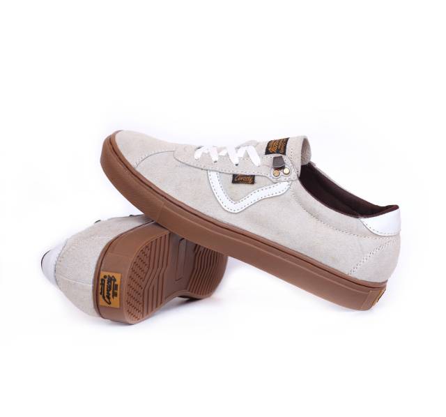 Sepatu Lokal Shoes Local Pride Cevany Ballad Os Low Cut Off White Gum