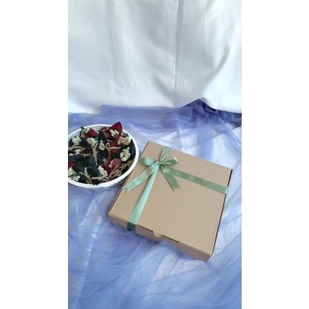 

Giftbox/ Kado Box/ Giftbox Murah/ Hampers/ Kado Hari Ibu