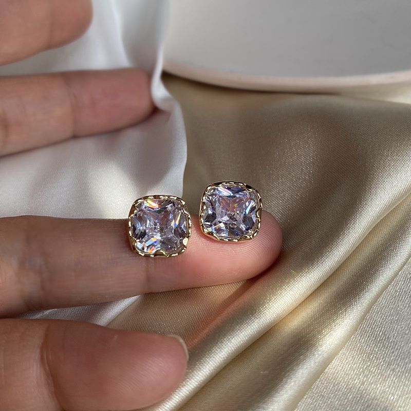 Anting Tusuk Bentuk Kotak Hias Berlian Imitasi Gaya Korea Selatan / Retro High quality Untuk Wanita