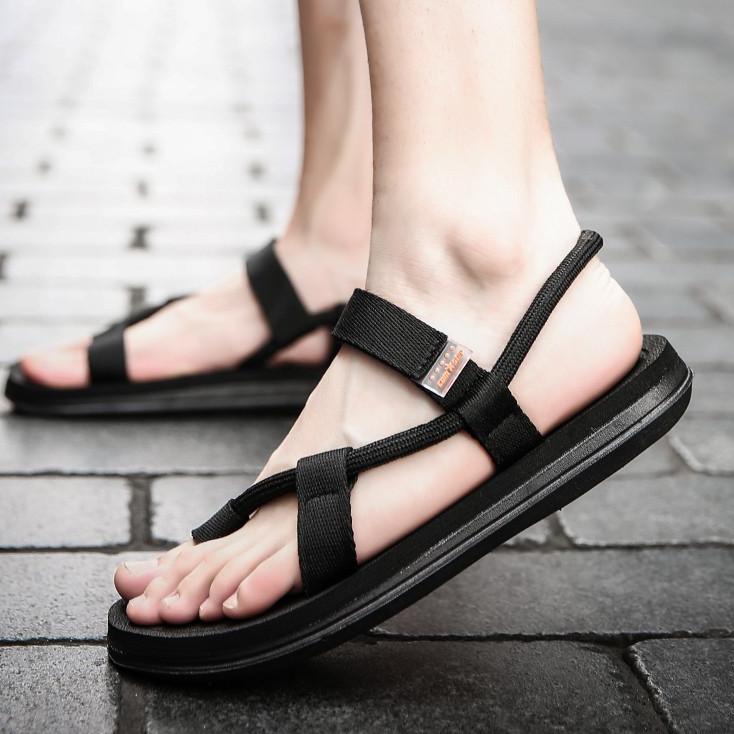 Koleksi Terbaru.. 【Diskon 9.9% + Barang ready + Kirim Hari ini 】 Sendal pria Korea kasual Sandal Pri