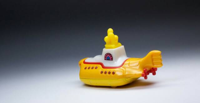 beatles yellow submarine bath toy