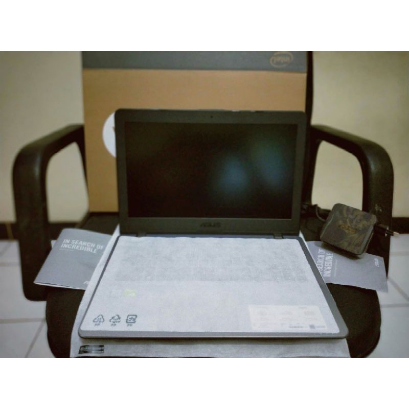 Laptop Netbook Notebook Asus VivoBook A442U