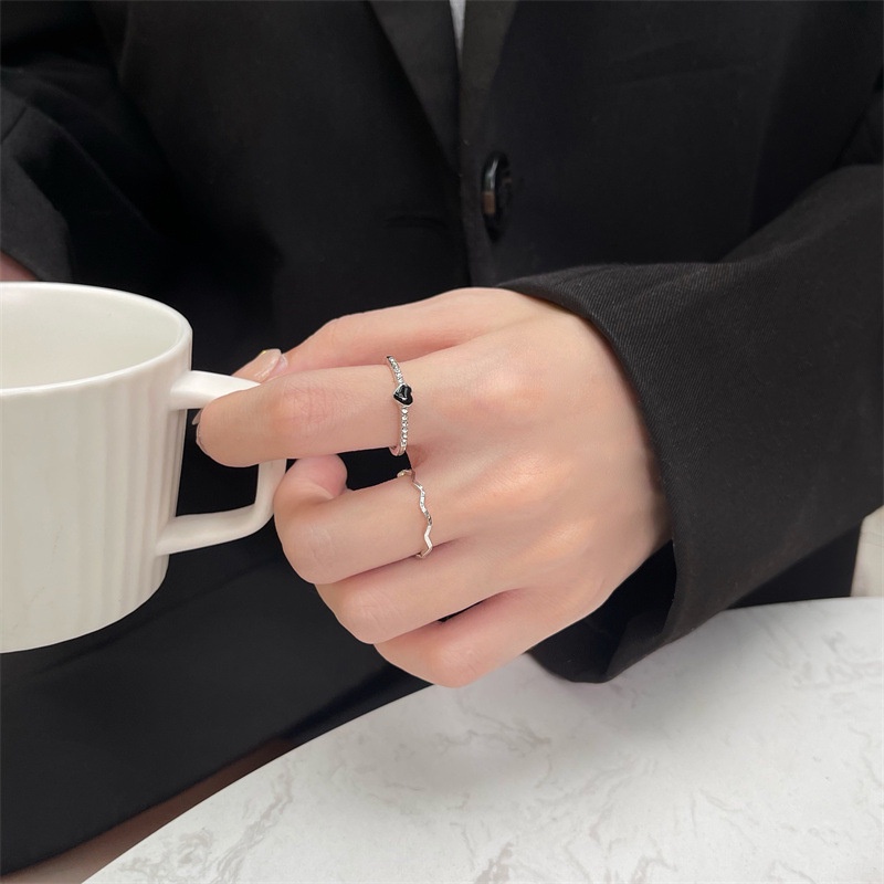 2pcs / Set Cincin Jari Telunjuk Desain Hati Warna Hitam