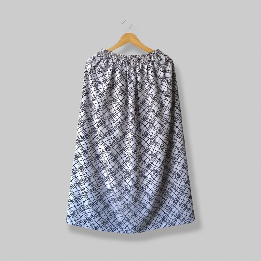 Preloved Skirt/Rok Hitam Putih Motif Garis Abstrak