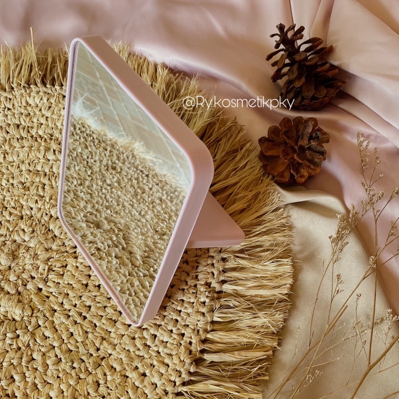 Cermin rias kaca mini dimeja