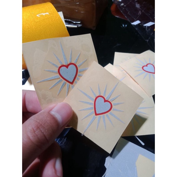 

stiker hati bersinar psht menyala saat terkena cahaya/stiker cutting psht/Stiker Lambang PSHT Cutting Stiker SH Terate Hati Bersinar Sticker Reflektif cutting Komputer Fosfor