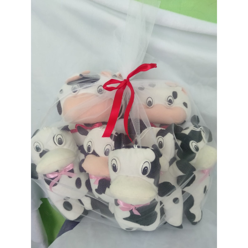 Boneka sapi beranak