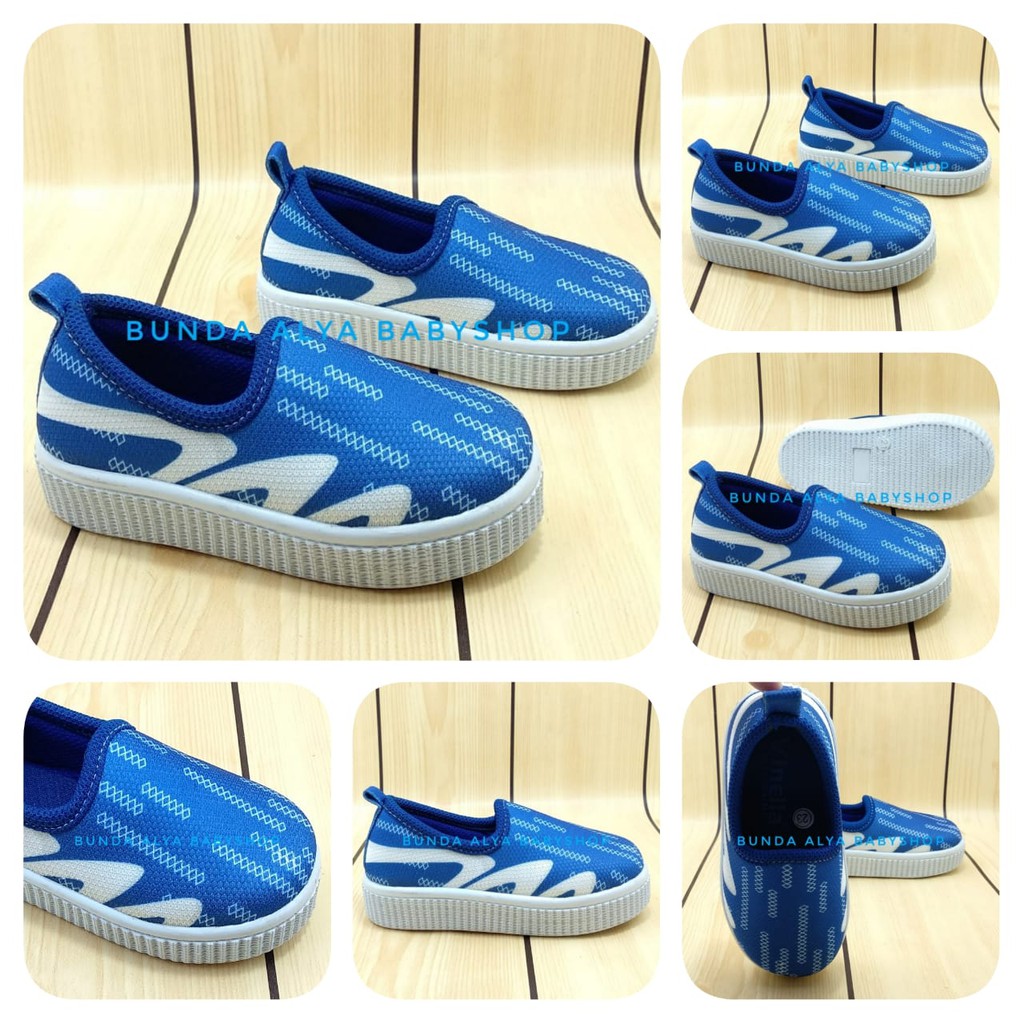 Sepatu Anak Laki Laki Usia 6 7 Tahun Size 34 - 35 BIRU - Sepatu Anak Cowok Balita Slip On Alas Karet Anti Licin