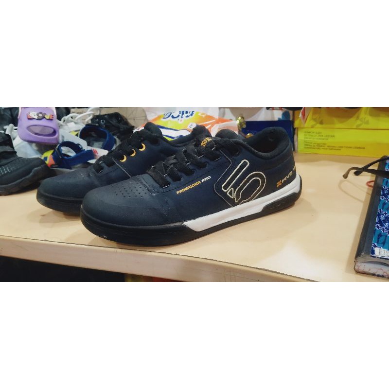 sepatu MTB five ten  bekas pakai #fiveten