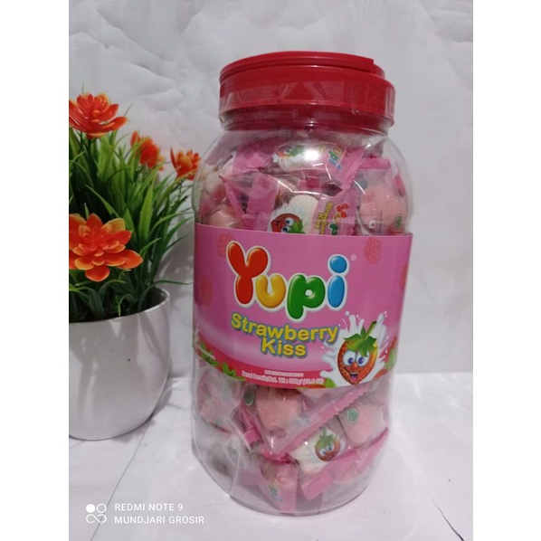 

Yupi toples 300g yupi love pink kiss Mundjari grosir Cilacap Kawunganten