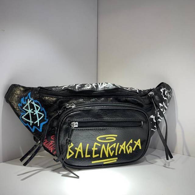 balenciaga waist bag graffiti