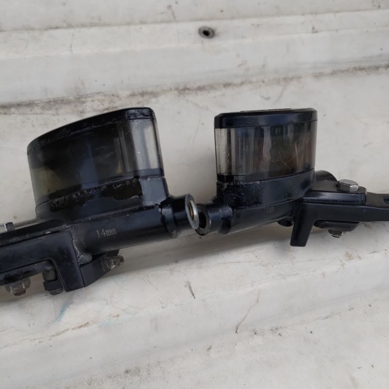 RCB Oval Kanan Kiri E2 1 Set Sepasang Bekas Second Seken Preloved Master Rem E 2 Original Copotan Or