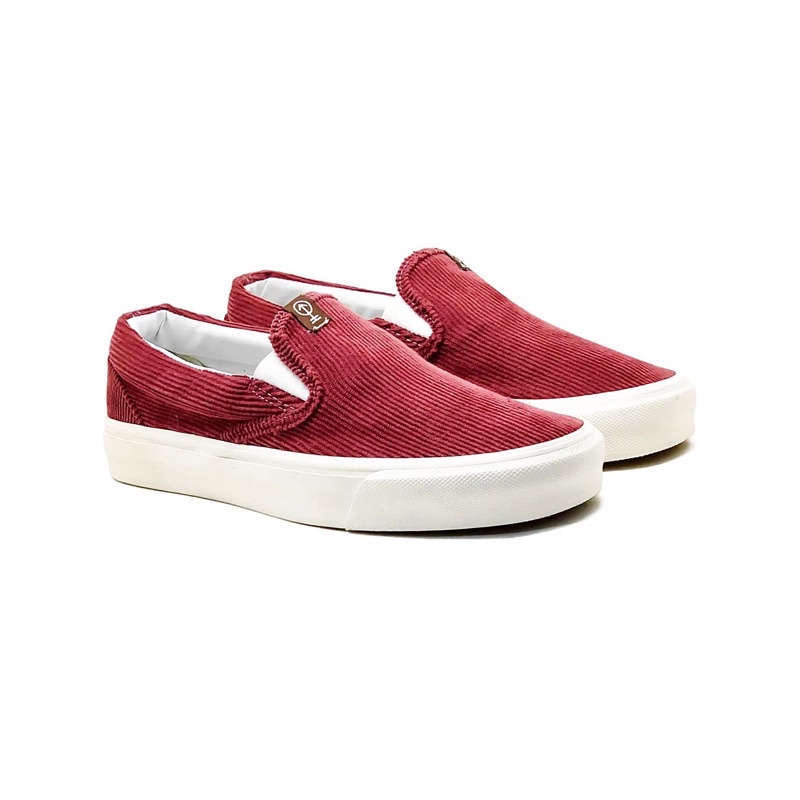 BRULEE.PROJECT SLIP ON CORDUROY MERAH MAROON - Sepatu Pria Wanita