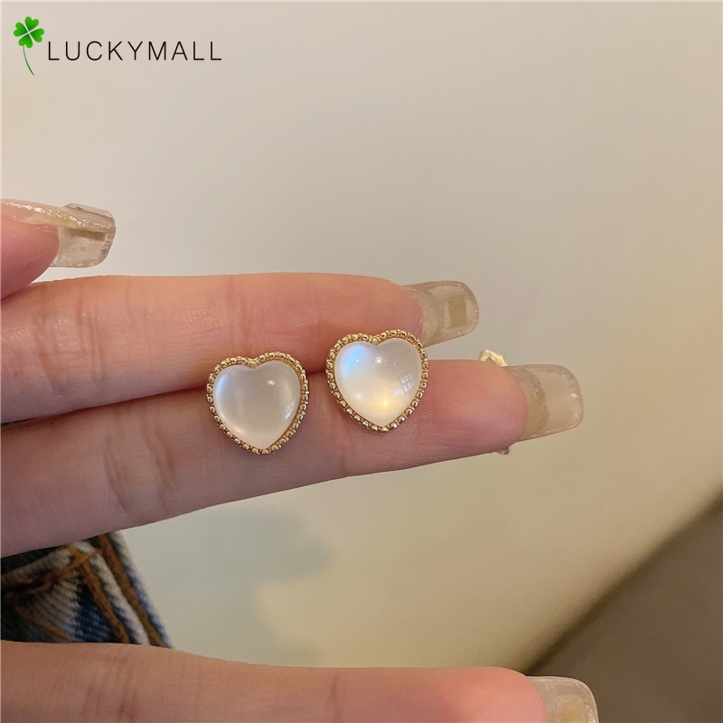 Anting Stud Kristal Transparan Bentuk Hati Bahan Logam Untuk Wanita