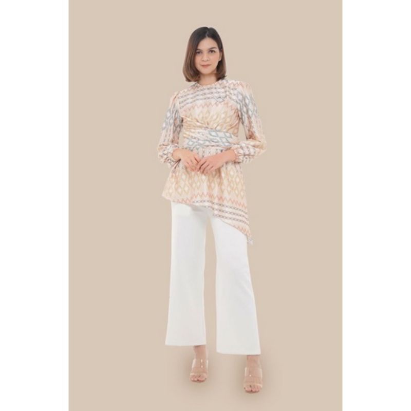 Kanawa Blouse Nude size M wearing klamby