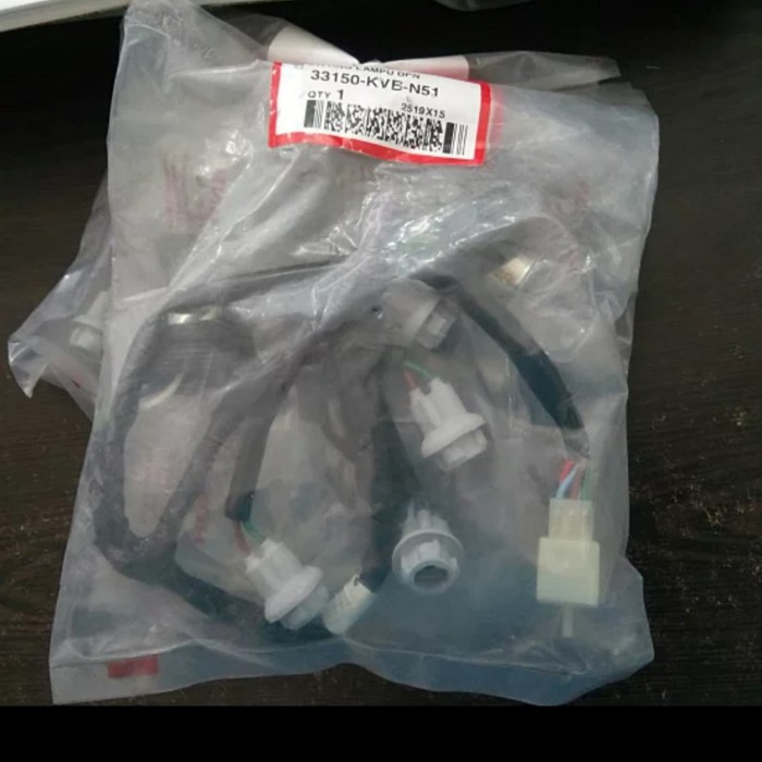 TERMURAHH. PITTING VARIO 110 KARBU CBS- SOCKET LAMPU DEPAN