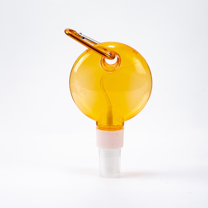 1pc Botol Semprot Bulat Bahan Plastik Warna Acak Dengan Gantungan Kunci Untuk Pelembab Wajah