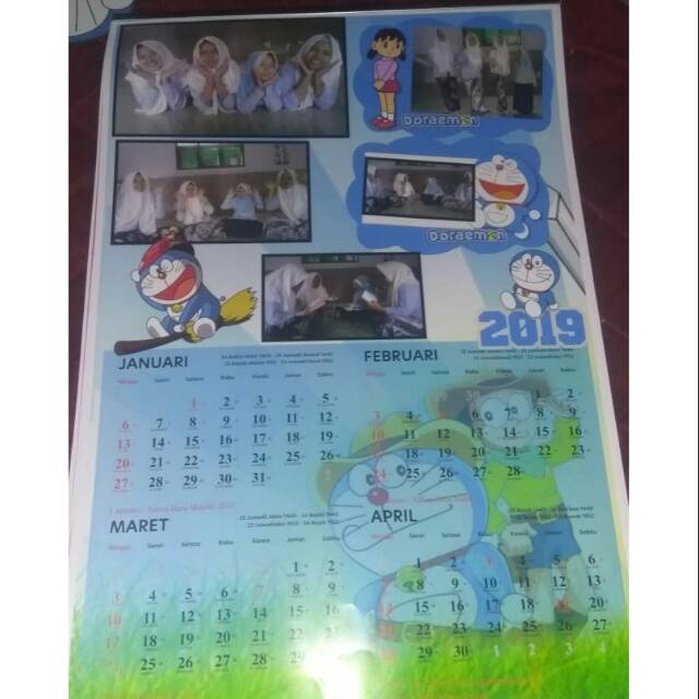 

Kalender dinding custom