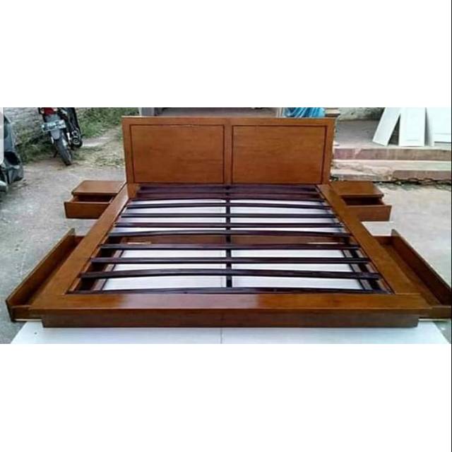 Dipan ceper, lantai laci kanan kiri. Bahan kayu jati, warna natural ukuran 180*200