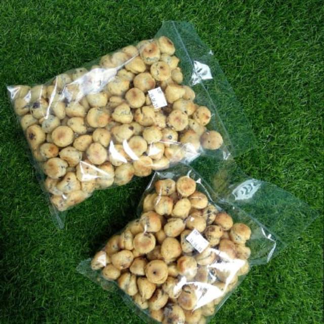 

Sus coklat kering renyah / sus kering isi coklat / snack kiloan 500 gram