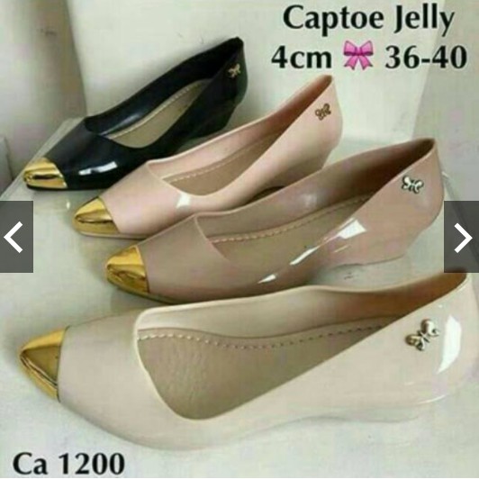 Jelly shoes wedges gold