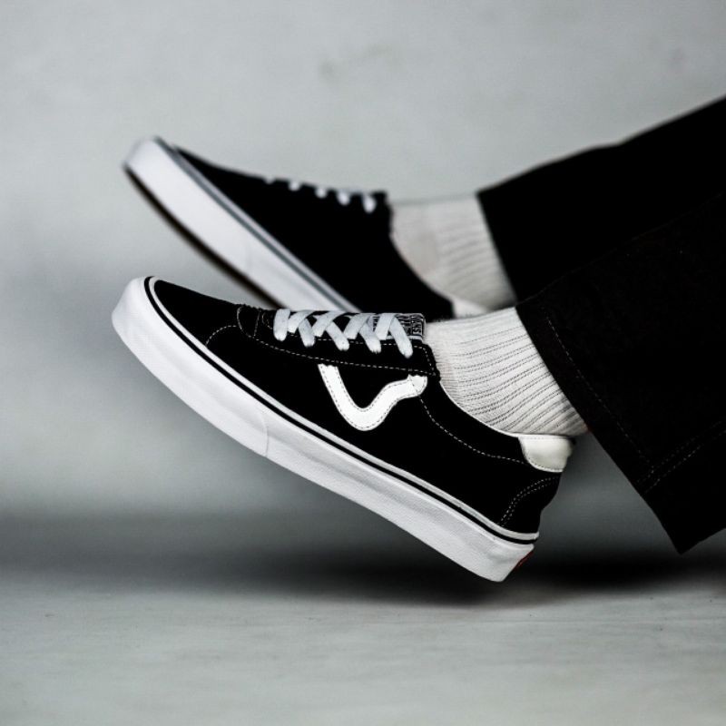 Vans Epoch Sport Classic “ Black / White “