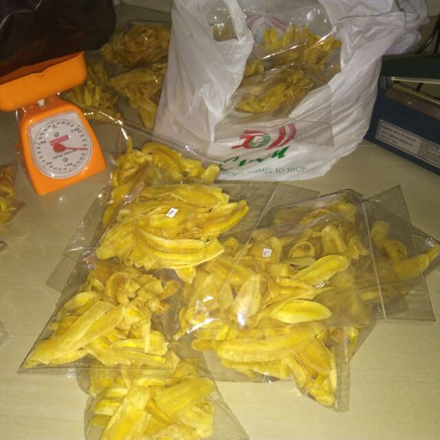 

Keripik Pisang Kepok Asli 1kg rasa asin dan manis