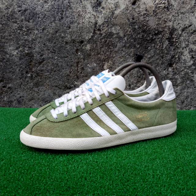 adidas gazelle army green