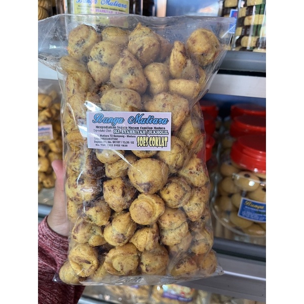 

Soes Coklat // Soes Kering Isi Coklat