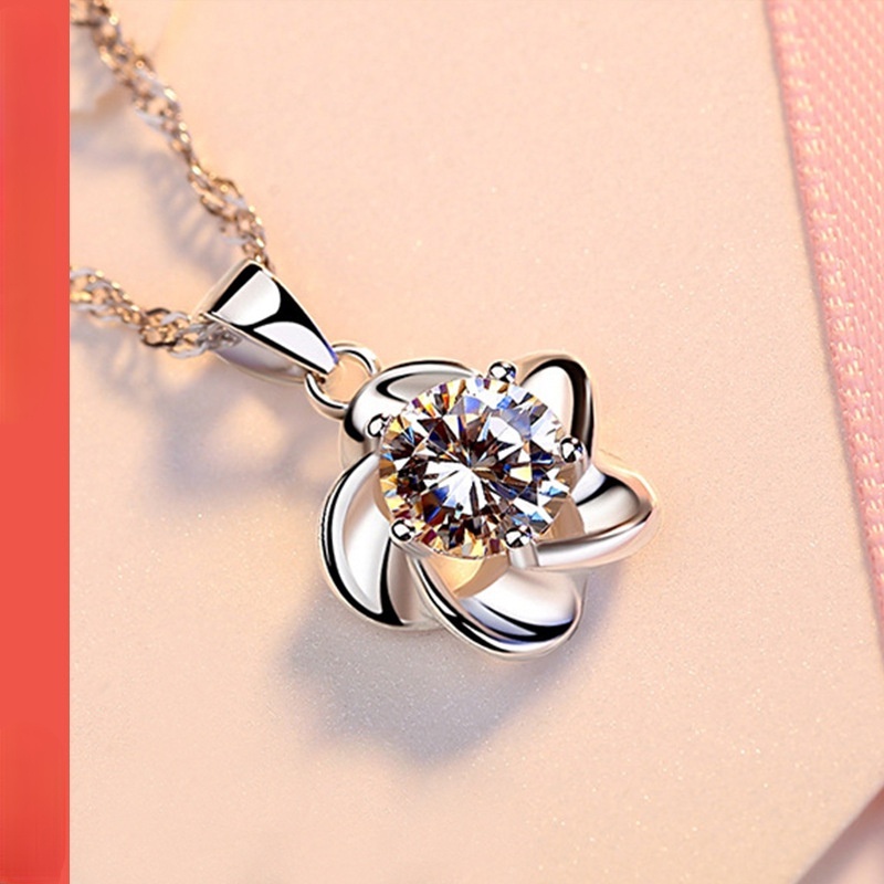 Diamond-Embedded Plum Pendant Fashion Blooming Plum Necklace Exquisite Five-Claw Petal Clavicle Chain