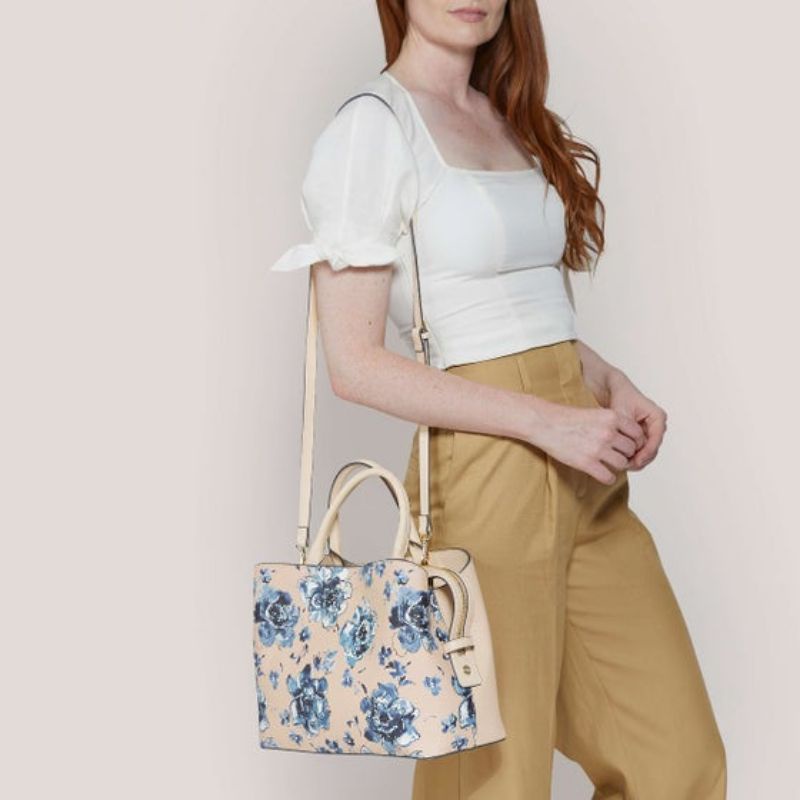 SALE 7.7 Tas Fiorelli flower navy