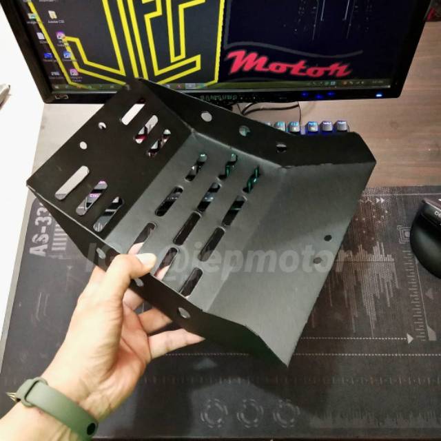 ENGINE COVER CUSTOM SCRAMBLER JAPSTYLE JUMBO SCORPIO