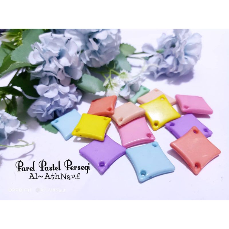 

Parel Pastel Persegi Pipih