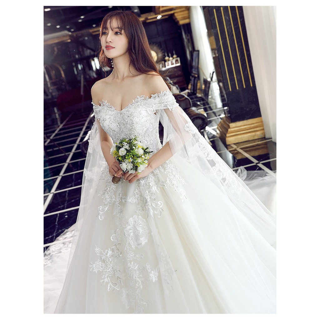 French Gaun Pengantin Off Shoulder Ekor Panjang Bahan Lace Warna Putih Aksen Manik-Manik