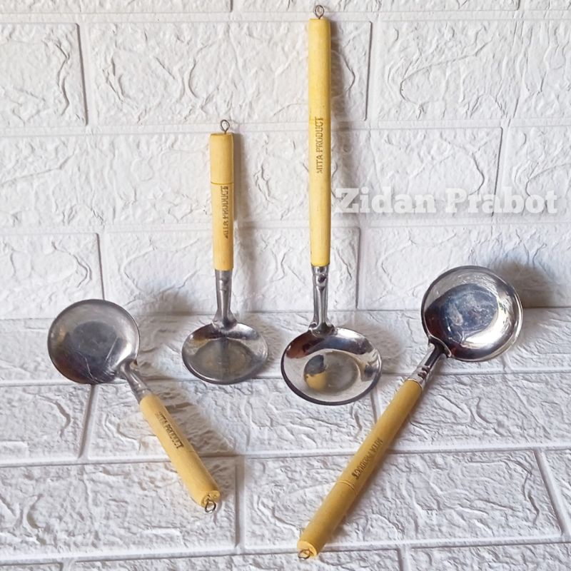 Irus / Sendok Sayur Gagang Kayu