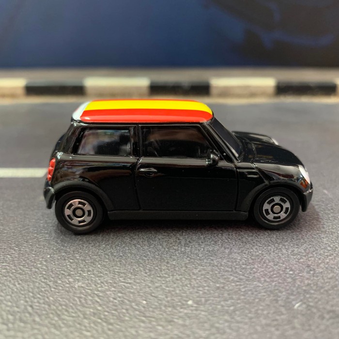 Tomica Mini Cooper Selection - Spain 14 - Base Besi - Made in China