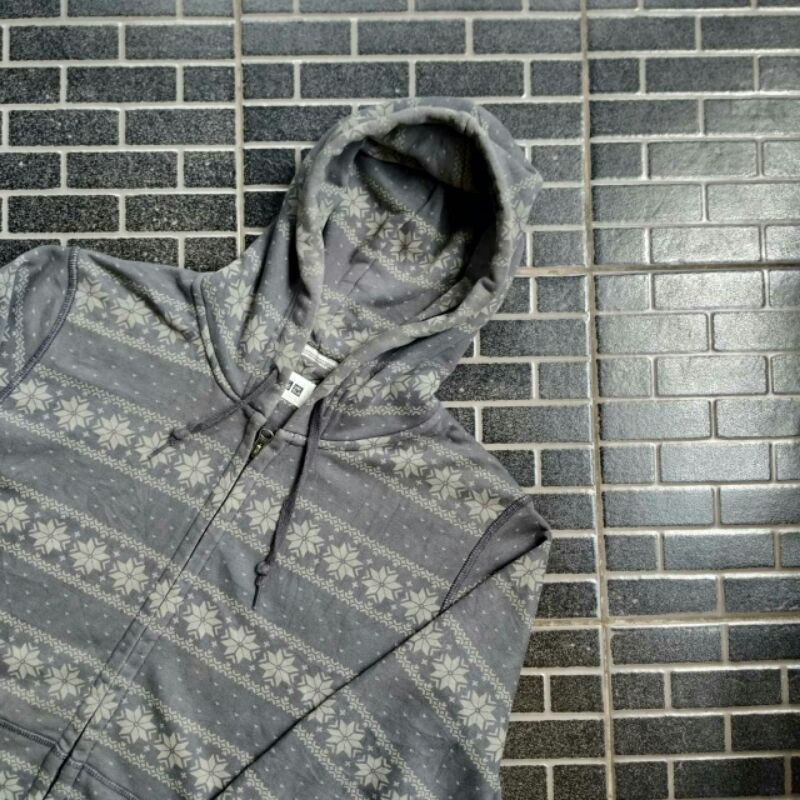 Zip Hoodie Uniqlo Navajo second bekas original