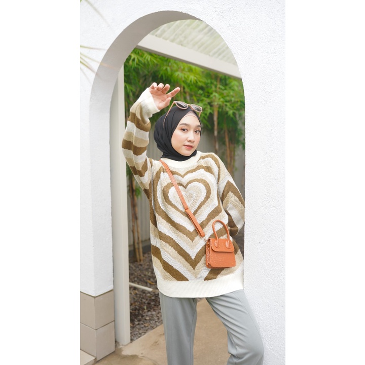Atasan Wanita Sweater Rajut Korea Style Motif Heart Love Bahan Knit Premium