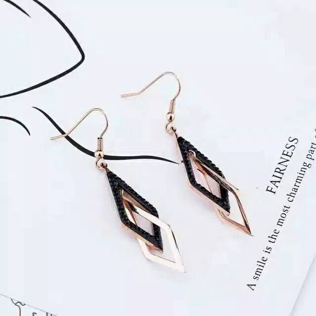 GG Anting Tusuk Fashion Wanita Korea Titanium Lapis Emas 18k#AT-102