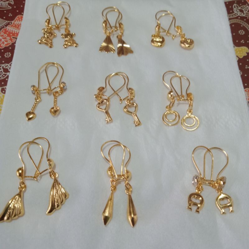 Anting emas muda