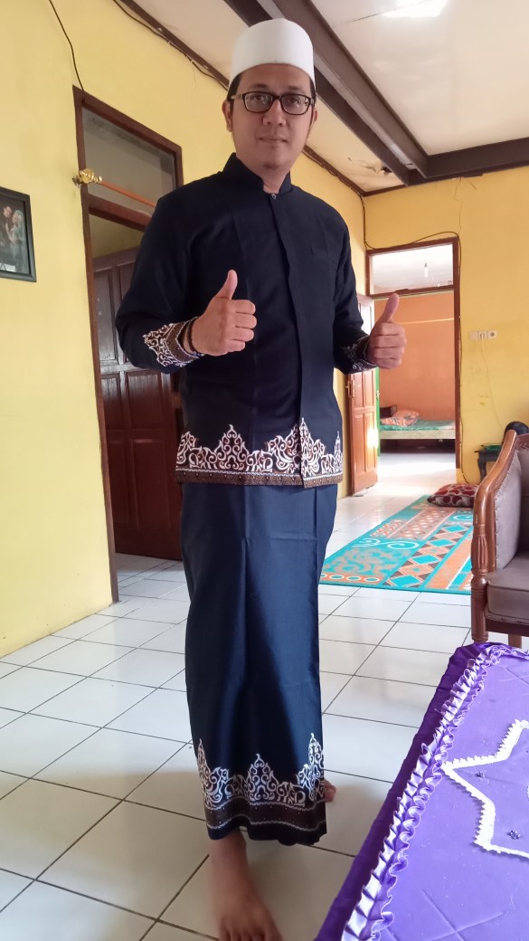 Batik Solo Modern Set Sarung Dan Koko Tumpal Biru(navy) Bahan Katun Prima Super