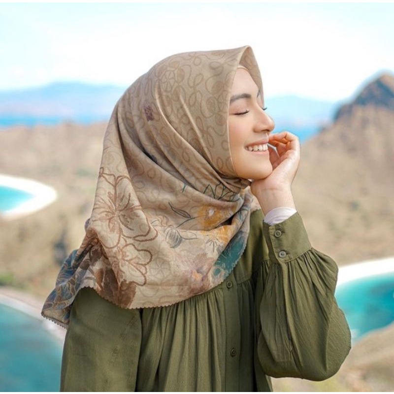 Preloved HL Crayola Scarf in Ivy